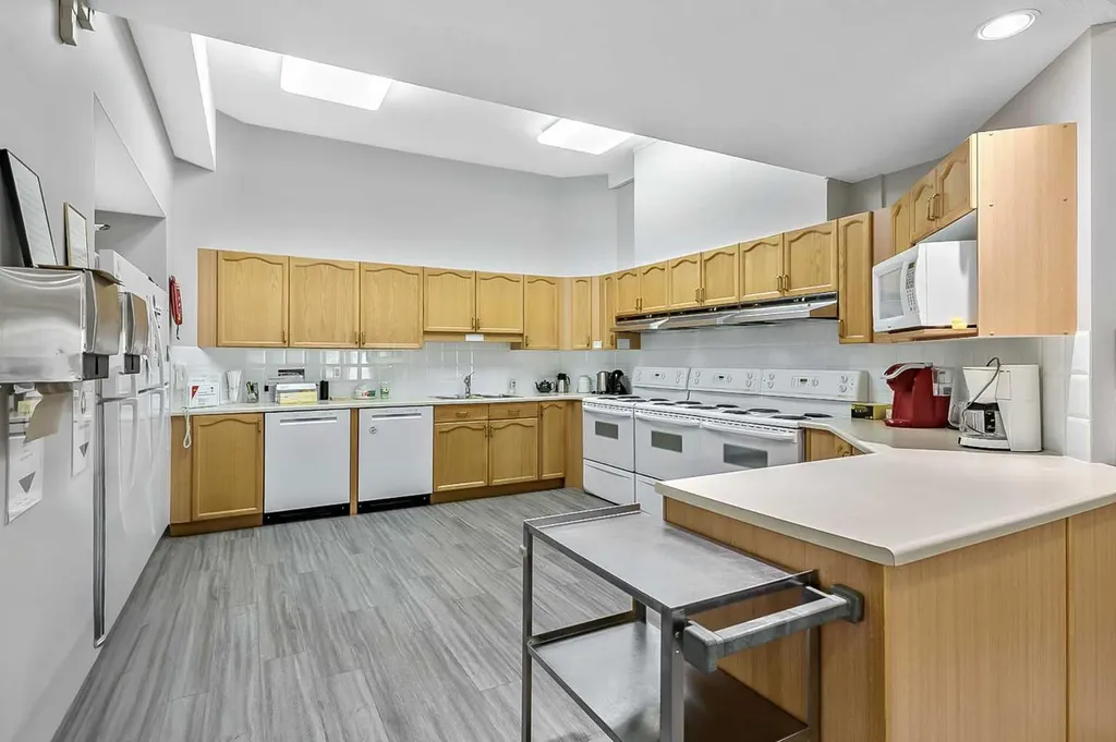 2206 Sienna Park Green SW Calgary AB T3H 3N7