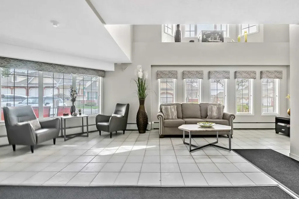 2206 Sienna Park Green SW Calgary AB T3H 3N7