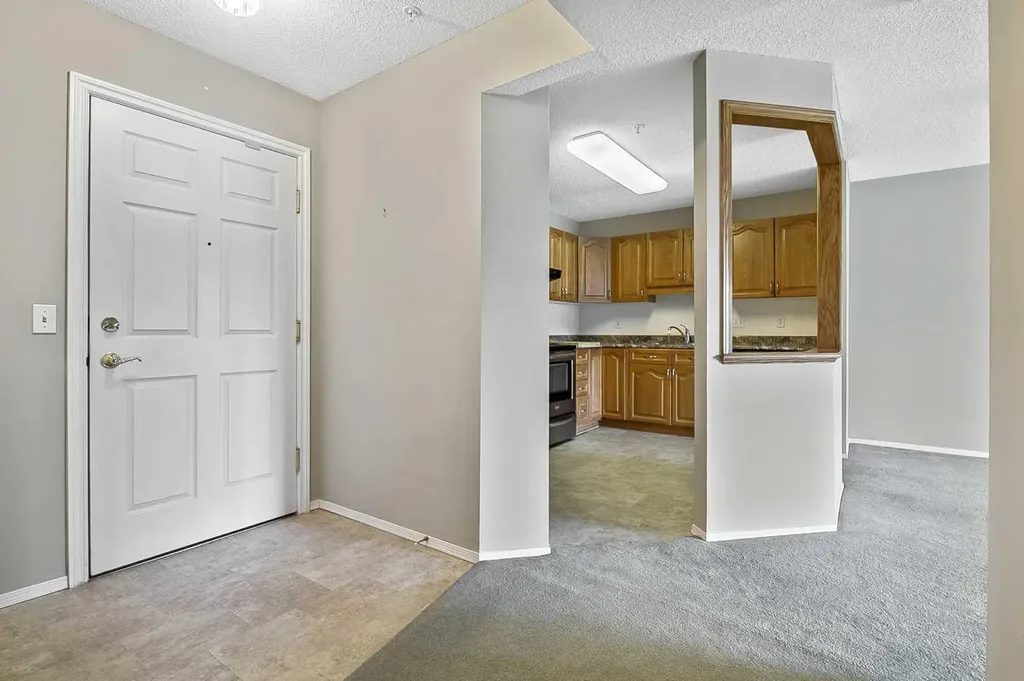 2206 Sienna Park Green SW Calgary AB T3H 3N7