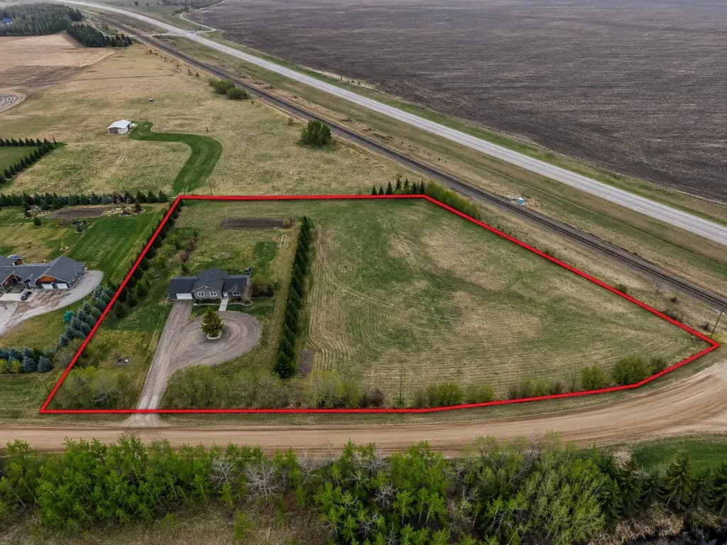 33271 Range Road 13 Rural Mountain View County AB T4H1H3