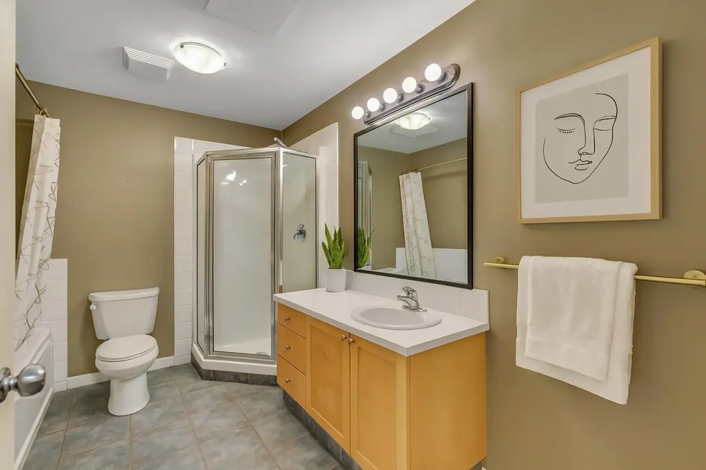 718 5 Street NE Calgary AB T2E 3W8