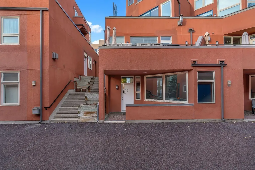 718 5 Street NE Calgary AB T2E 3W8