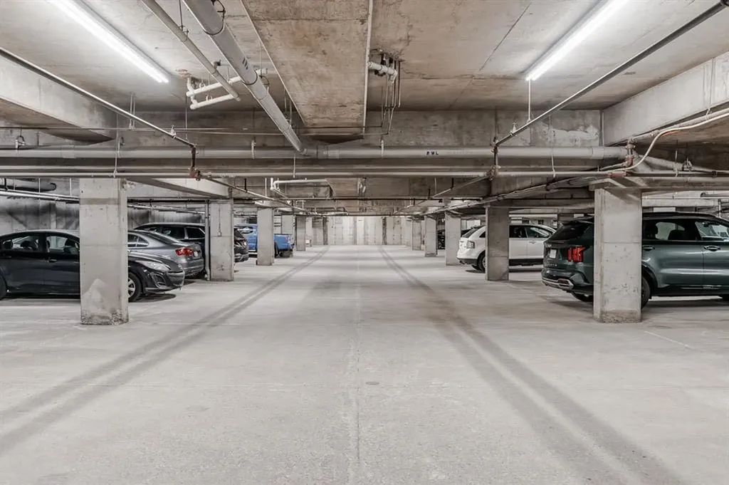 718 5 Street NE Calgary AB T2E 3W8