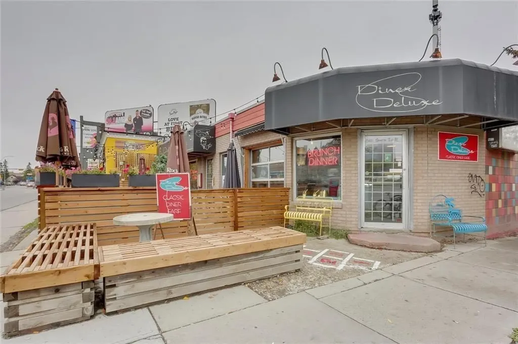 718 5 Street NE Calgary AB T2E 3W8