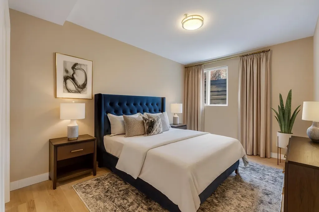 718 5 Street NE Calgary AB T2E 3W8