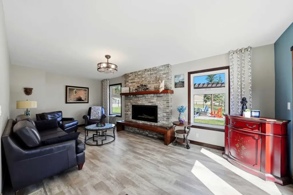 39026 Range Road 275 Linn Valley AB T4S2A9