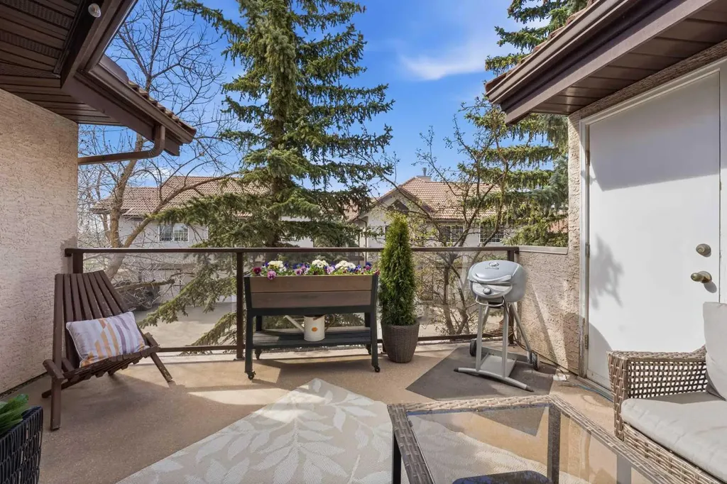 1997 Sirocco Drive SW Calgary AB T3H 3E6