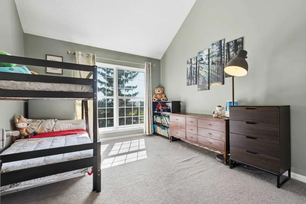 1997 Sirocco Drive SW Calgary AB T3H 3E6