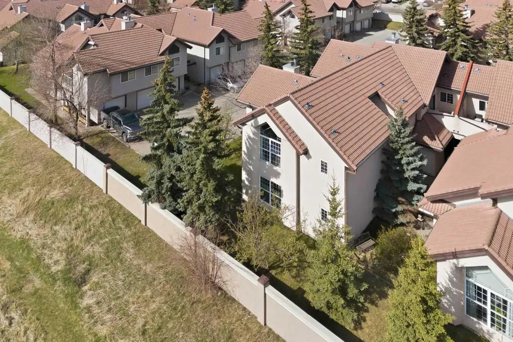 1997 Sirocco Drive SW Calgary AB T3H 3E6