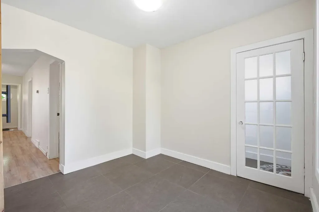 224 30 Avenue NE Calgary AB T2E 2C9