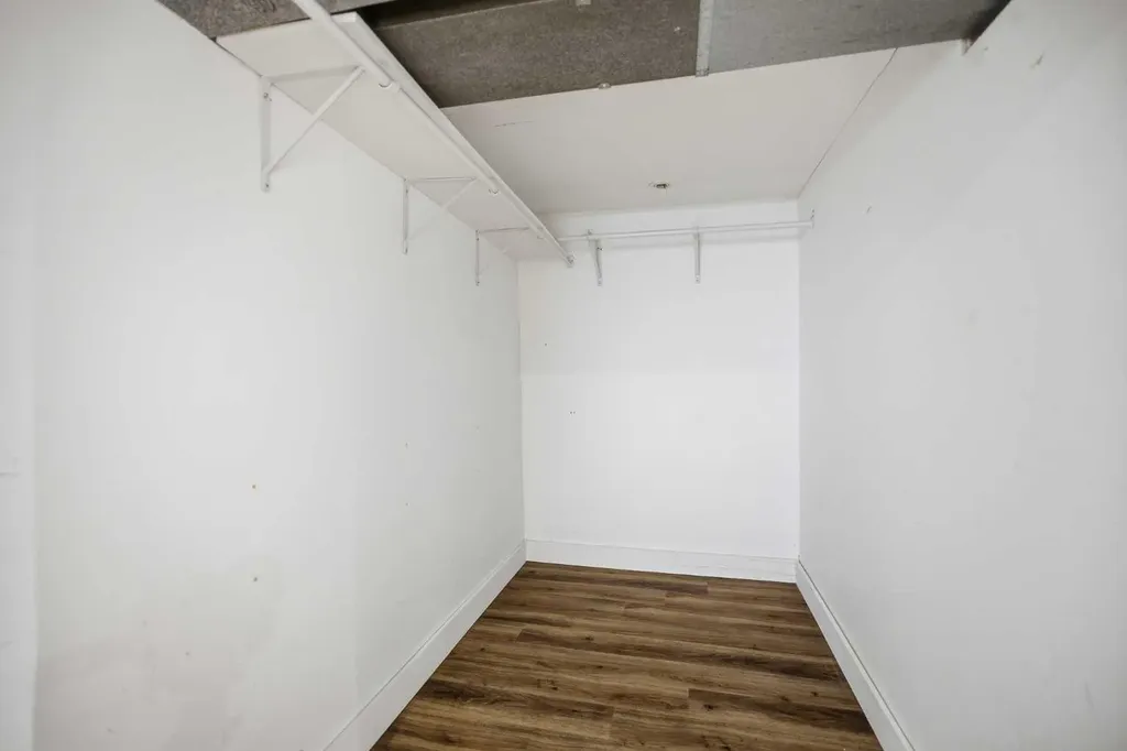 224 30 Avenue NE Calgary AB T2E 2C9