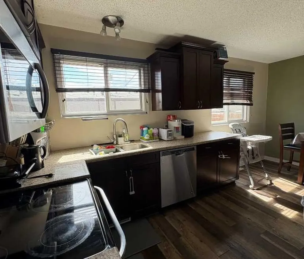 9523 89 Avenue Peace River AB T8S1G7