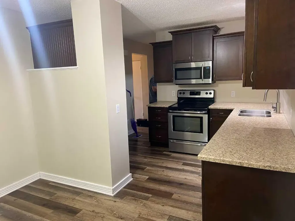 9523 89 Avenue Peace River AB T8S1G7