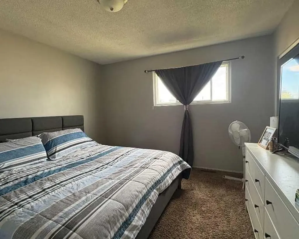9523 89 Avenue Peace River AB T8S1G7