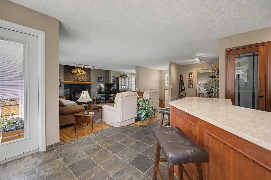 7 Straddock Crescent SW Calgary AB T3H 2S6