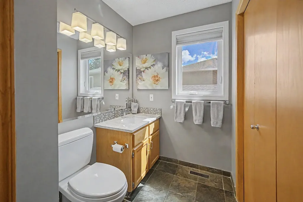 7 Straddock Crescent SW Calgary AB T3H 2S6