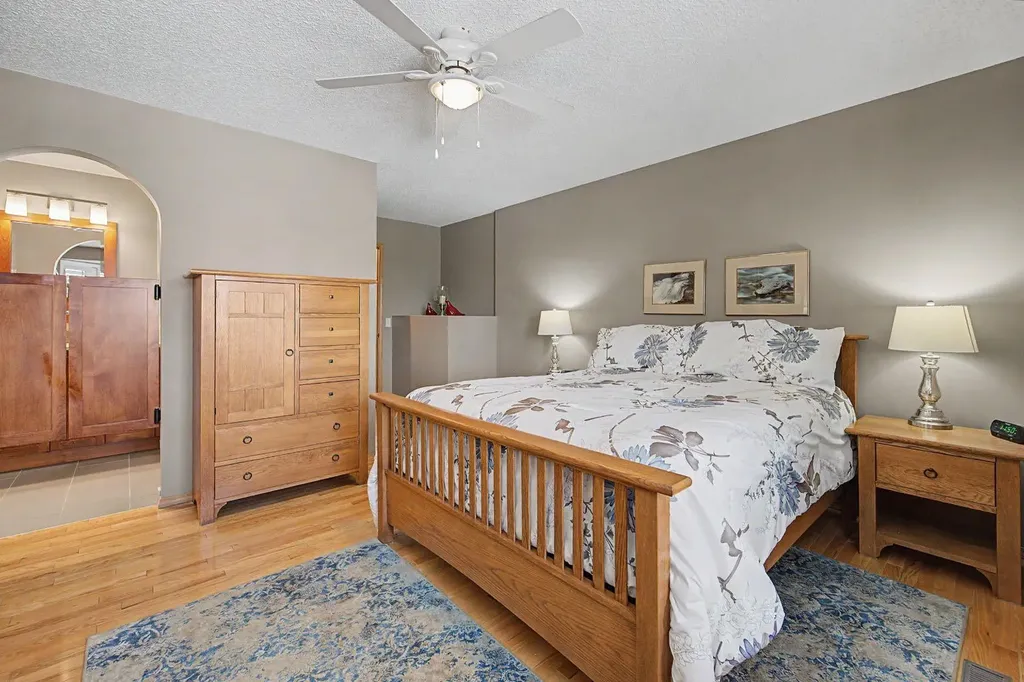 7 Straddock Crescent SW Calgary AB T3H 2S6