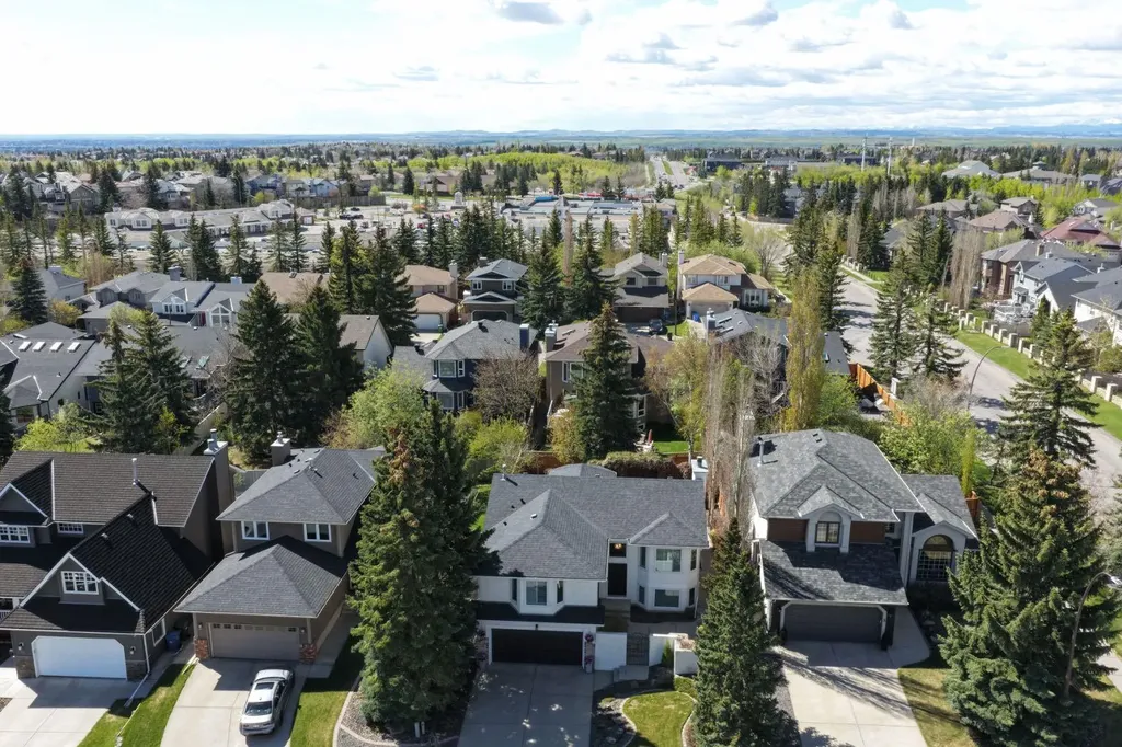 7 Straddock Crescent SW Calgary AB T3H 2S6
