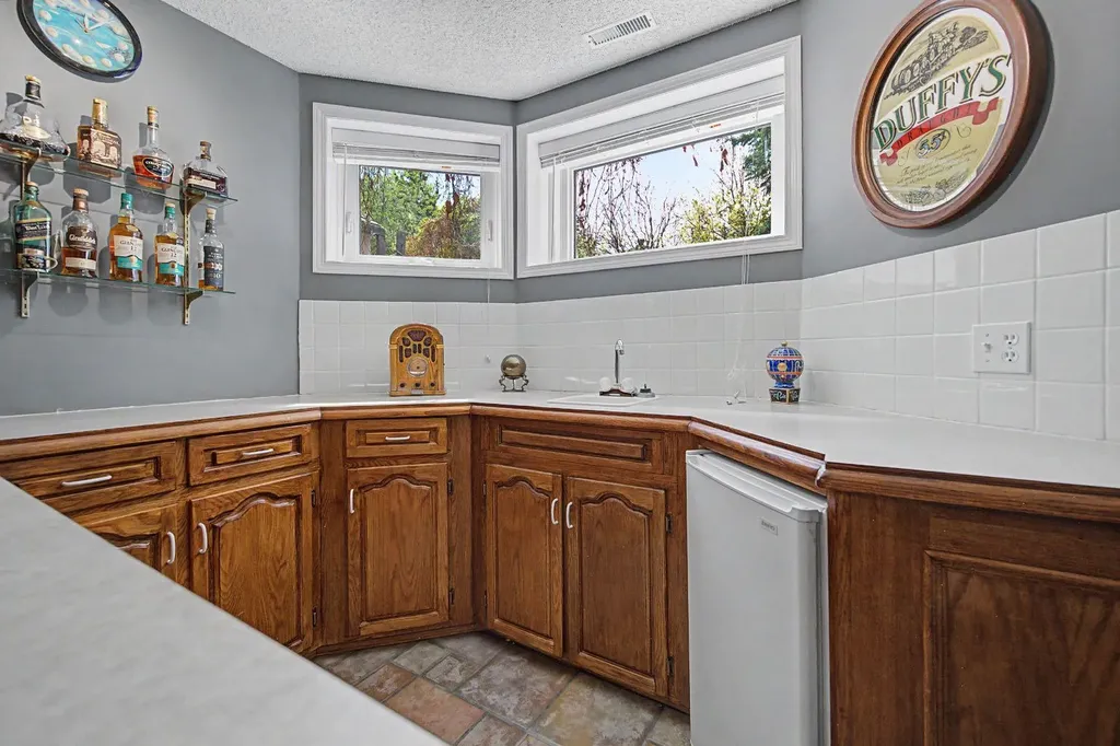 7 Straddock Crescent SW Calgary AB T3H 2S6
