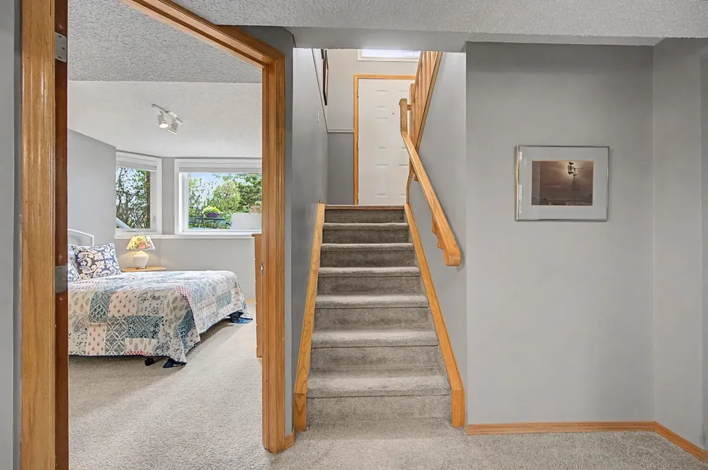 7 Straddock Crescent SW Calgary AB T3H 2S6