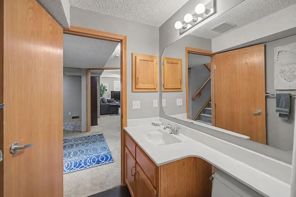 7 Straddock Crescent SW Calgary AB T3H 2S6