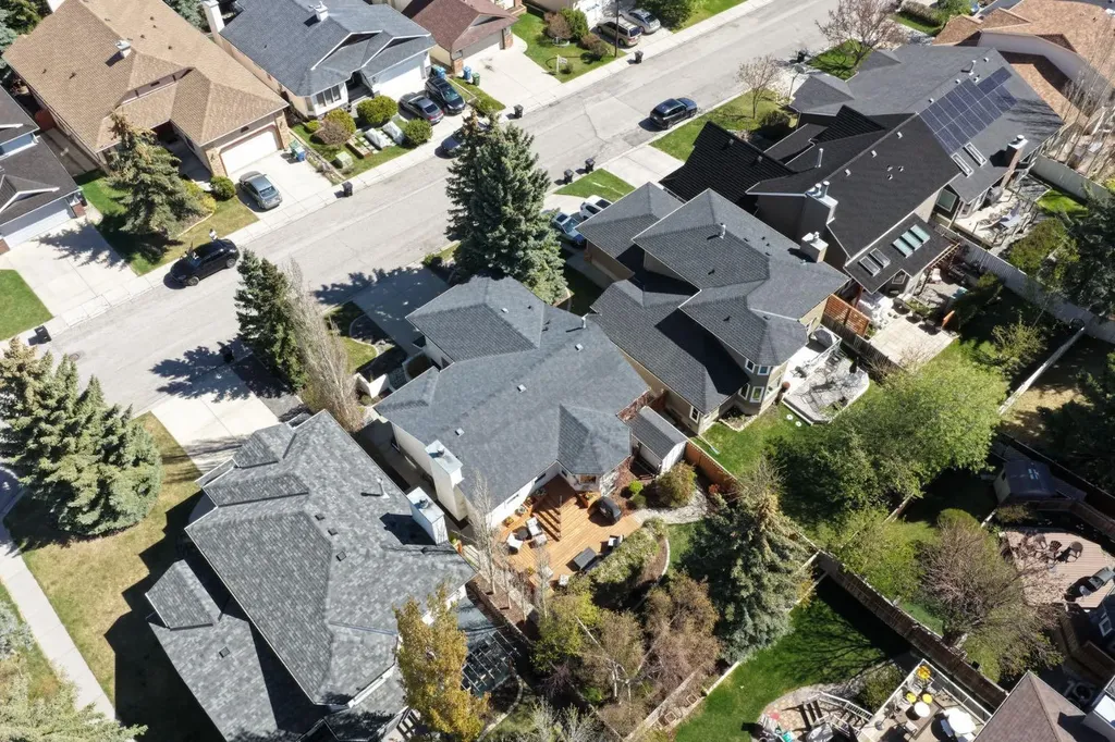 7 Straddock Crescent SW Calgary AB T3H 2S6