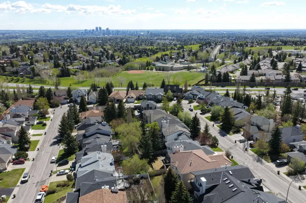 7 Straddock Crescent SW Calgary AB T3H 2S6