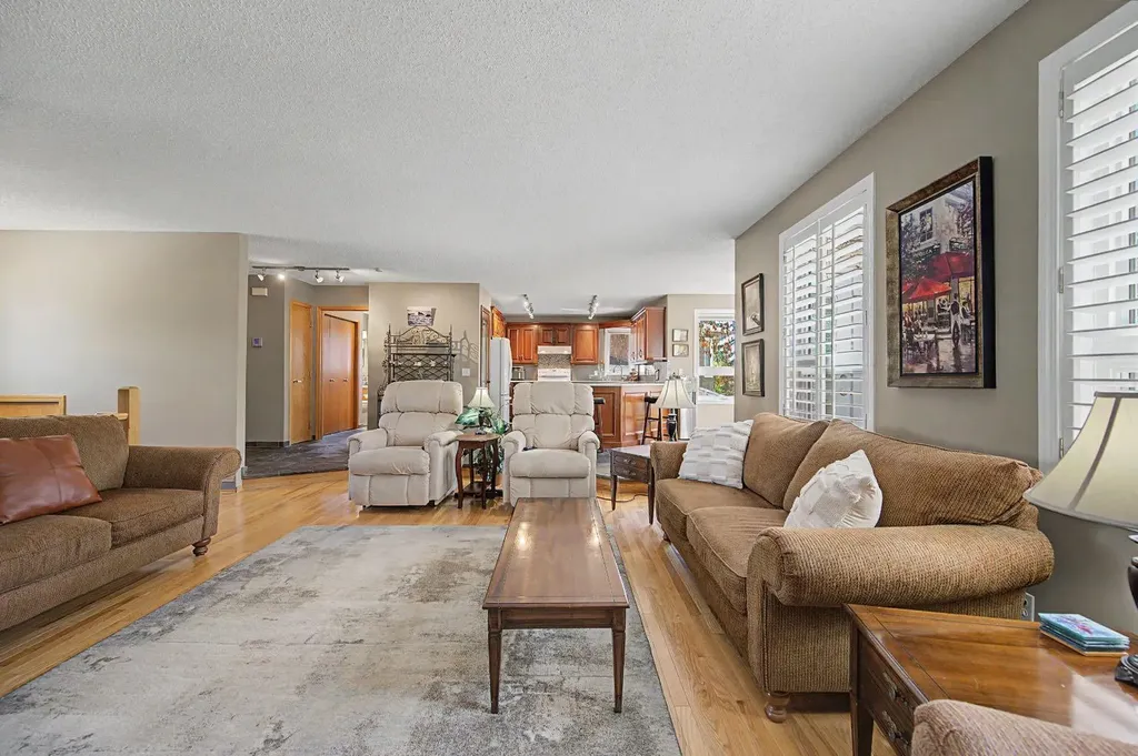 7 Straddock Crescent SW Calgary AB T3H 2S6