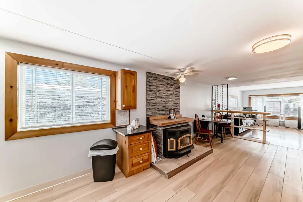 3223 83 Street NW Calgary AB T3B 5P2