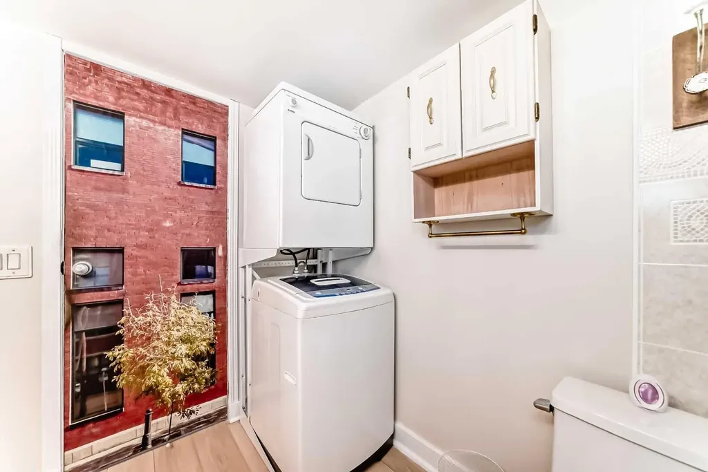 3223 83 Street NW Calgary AB T3B 5P2