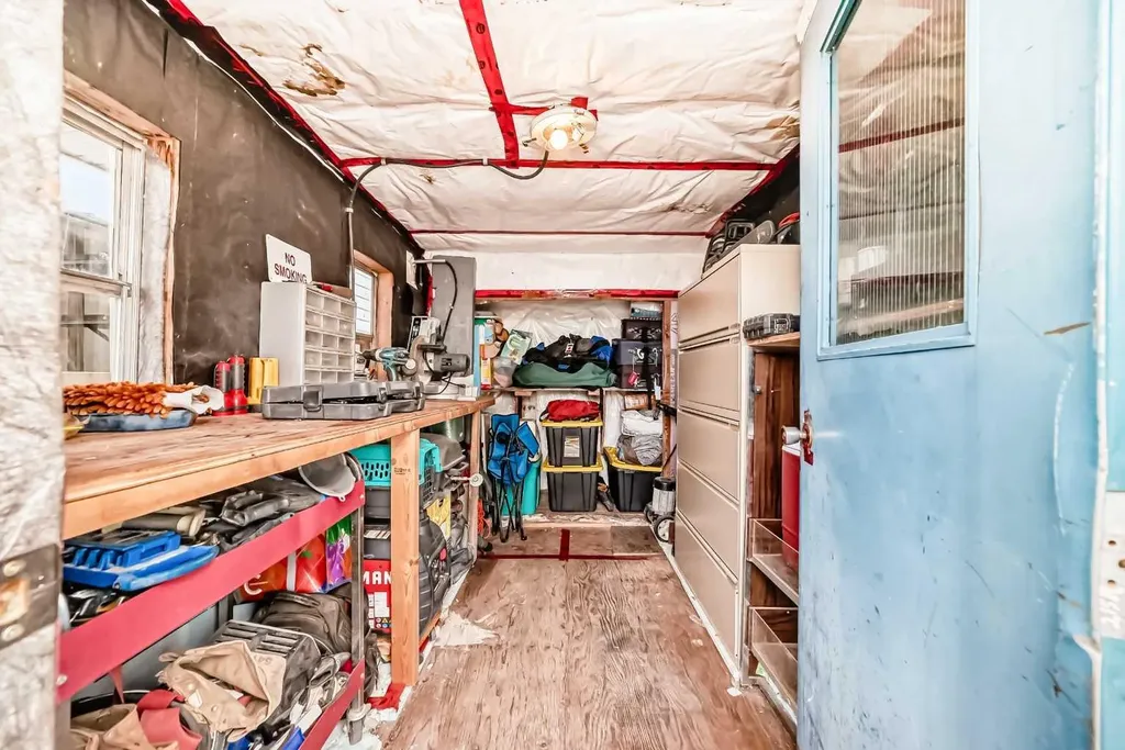 3223 83 Street NW Calgary AB T3B 5P2
