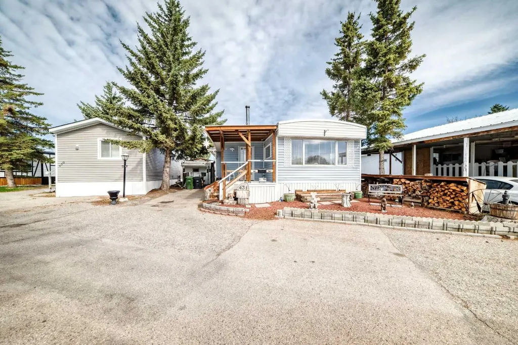 3223 83 Street NW Calgary AB T3B 5P2