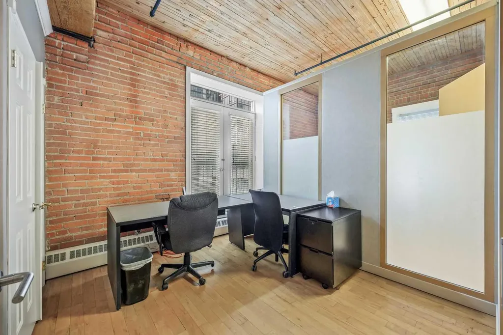 535 10 Avenue SW Calgary AB T2R 0A8