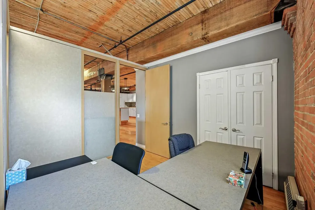 535 10 Avenue SW Calgary AB T2R 0A8