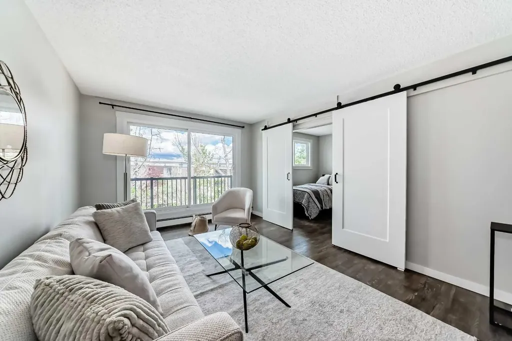 1829 11 Avenue SW Calgary AB T3C 0N7