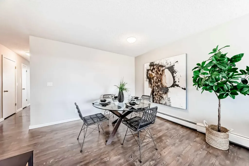 1829 11 Avenue SW Calgary AB T3C 0N7