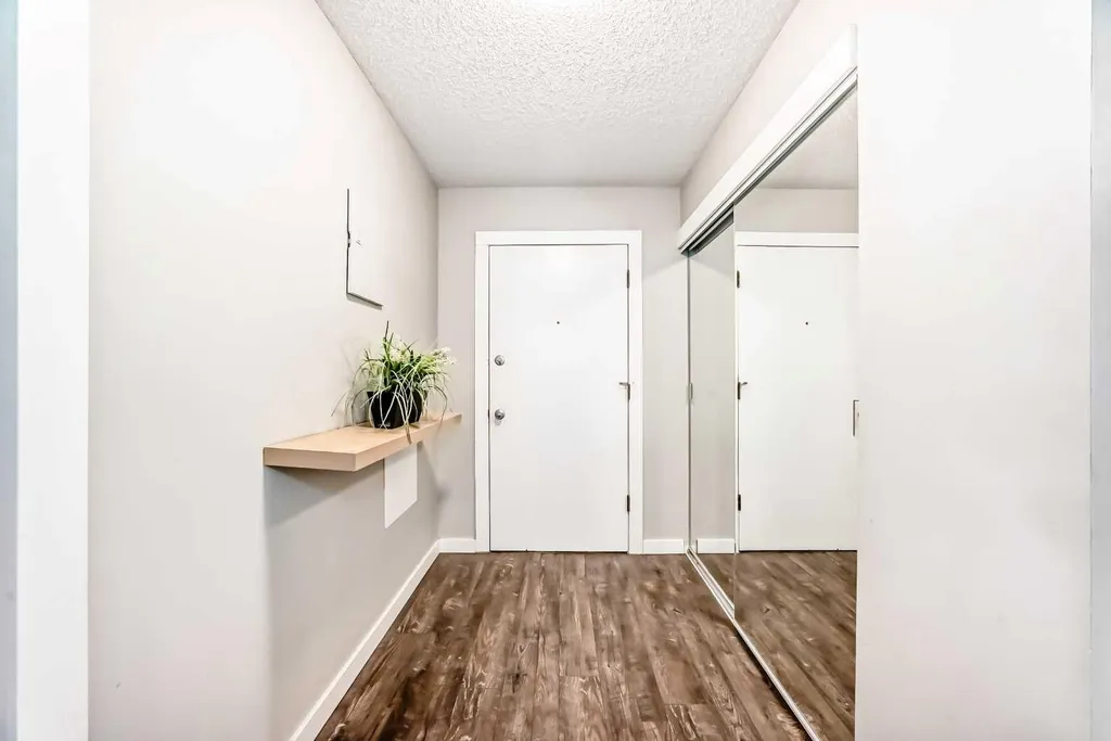 1829 11 Avenue SW Calgary AB T3C 0N7