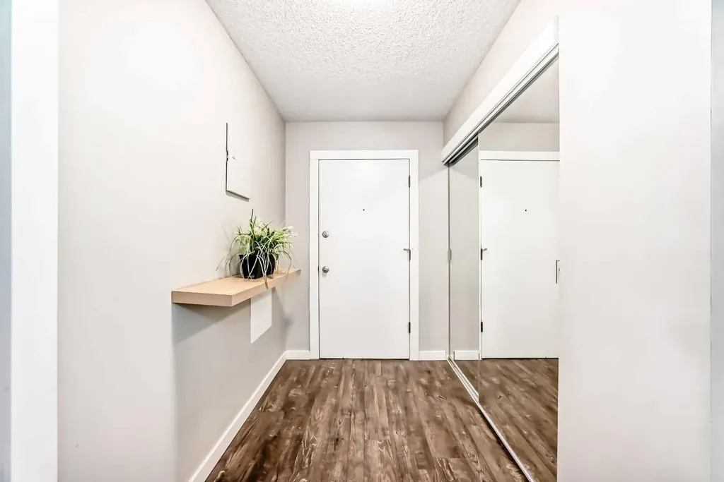 1829 11 Avenue SW Calgary AB T3C 0N7