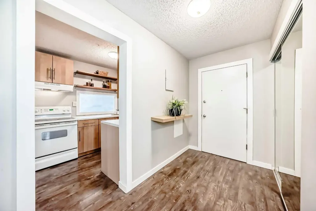 1829 11 Avenue SW Calgary AB T3C 0N7