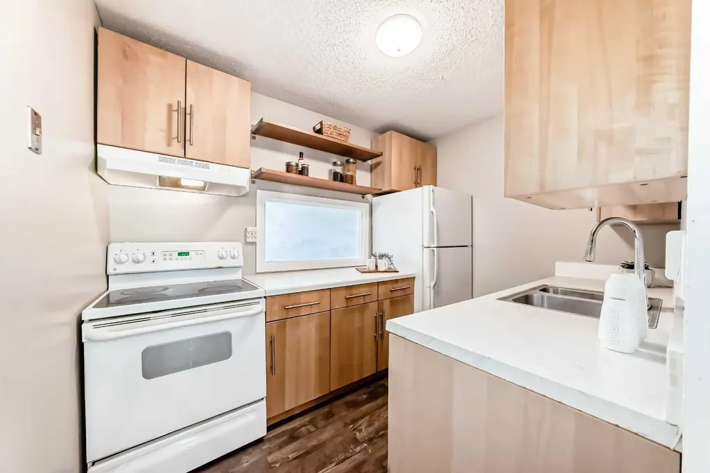 1829 11 Avenue SW Calgary AB T3C 0N7