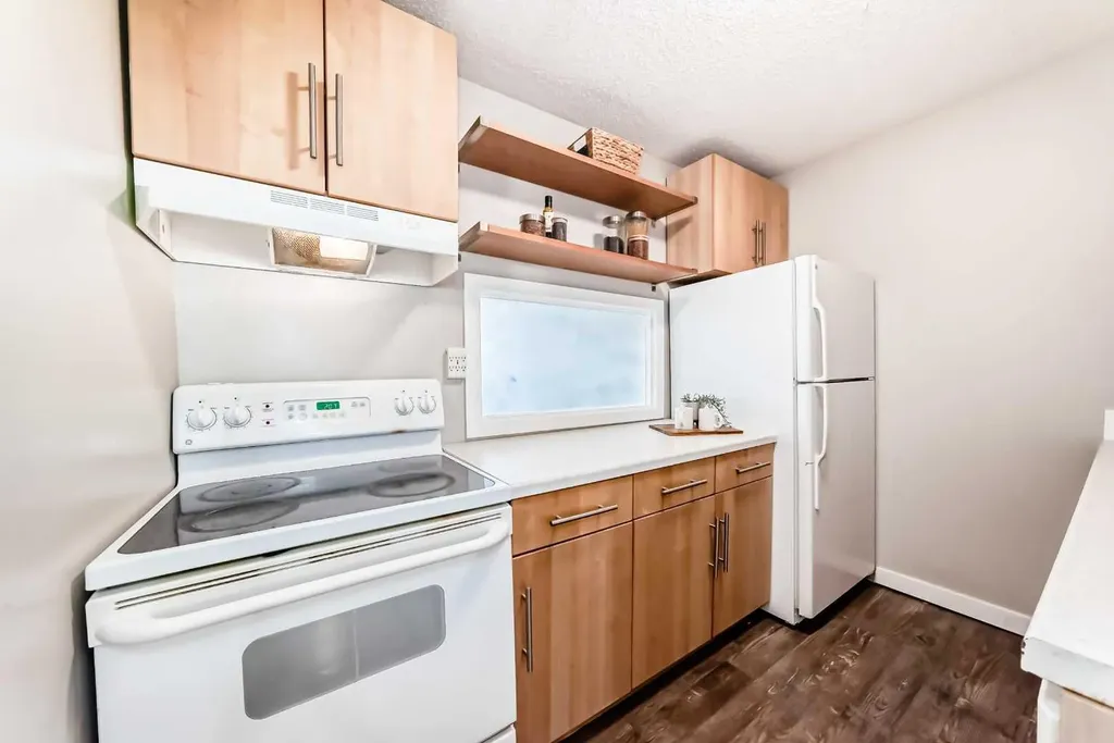 1829 11 Avenue SW Calgary AB T3C 0N7