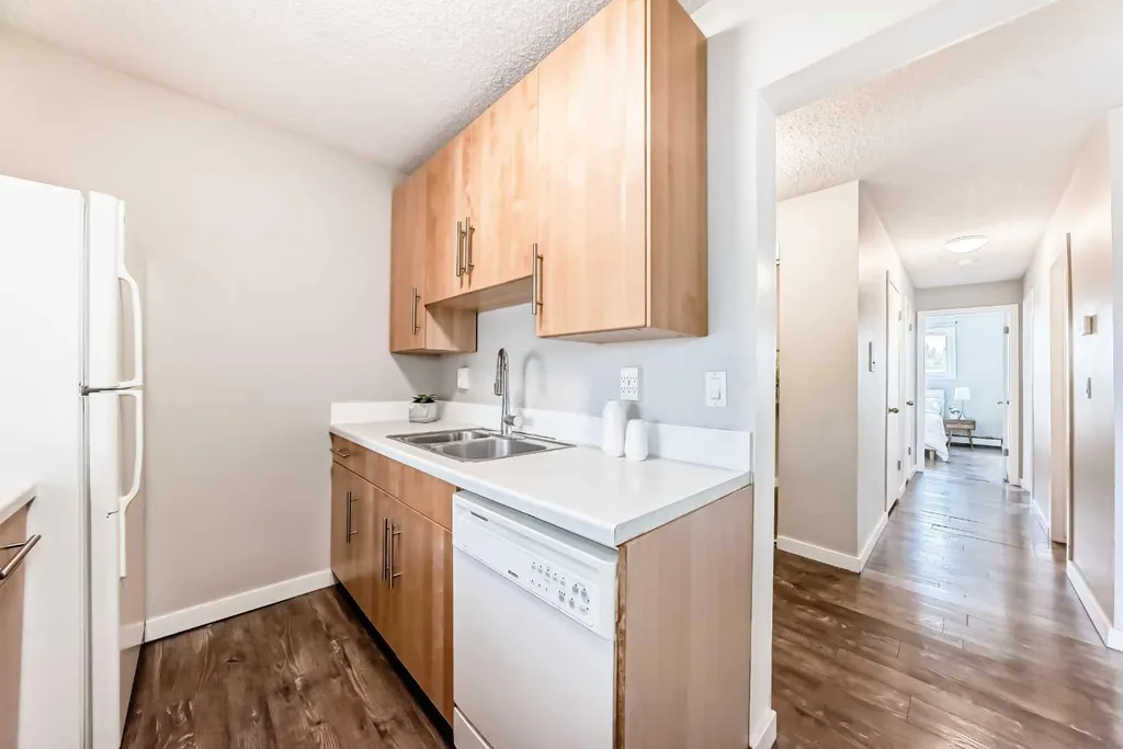 1829 11 Avenue SW Calgary AB T3C 0N7