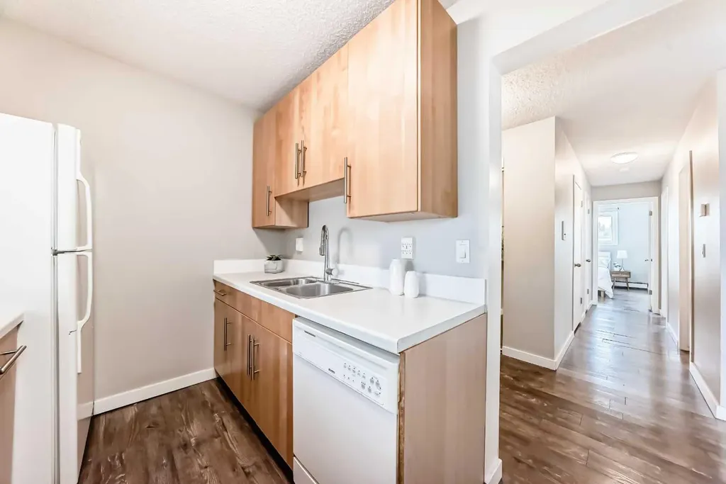 1829 11 Avenue SW Calgary AB T3C 0N7