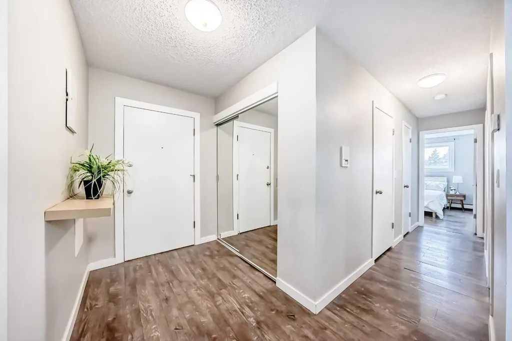 1829 11 Avenue SW Calgary AB T3C 0N7