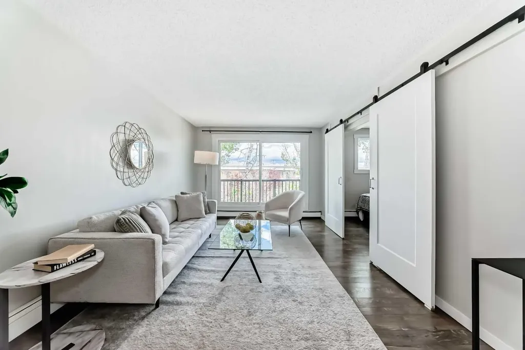 1829 11 Avenue SW Calgary AB T3C 0N7