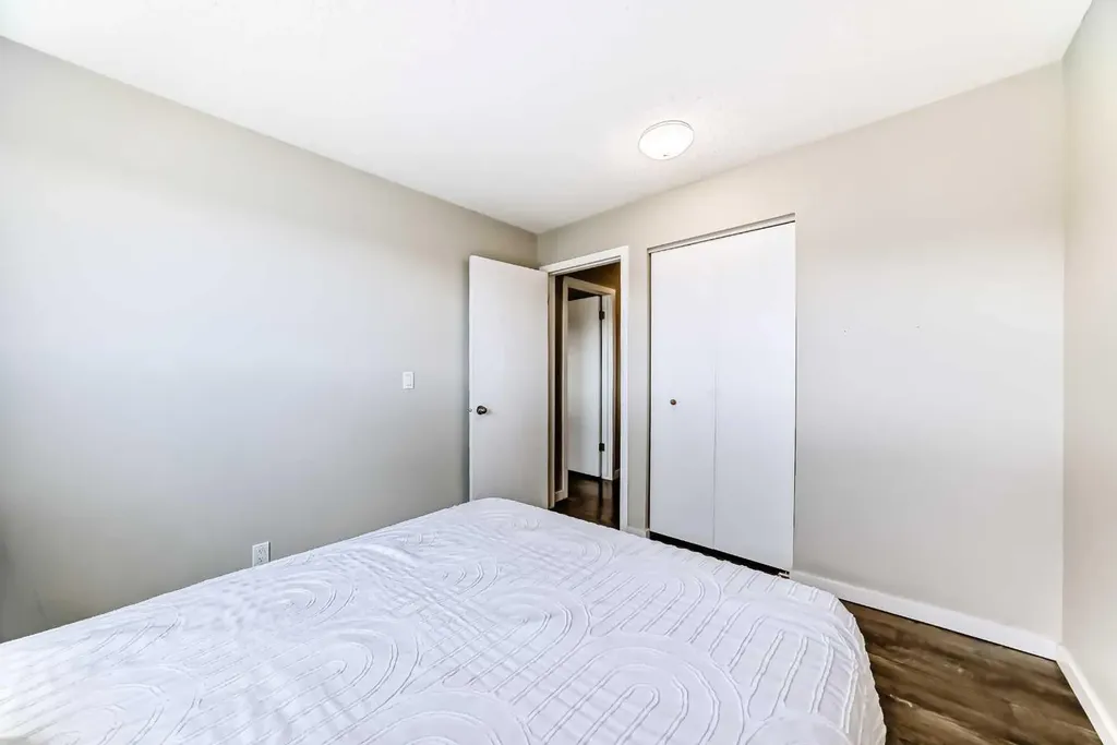 1829 11 Avenue SW Calgary AB T3C 0N7