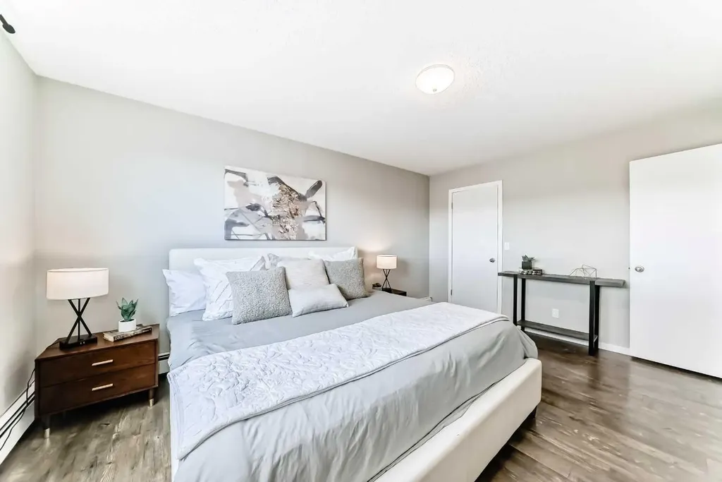 1829 11 Avenue SW Calgary AB T3C 0N7