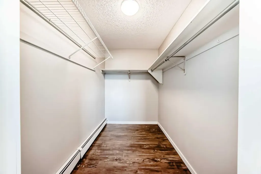 1829 11 Avenue SW Calgary AB T3C 0N7