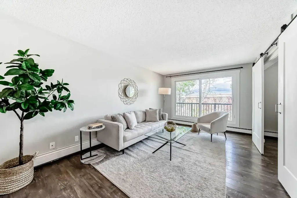 1829 11 Avenue SW Calgary AB T3C 0N7