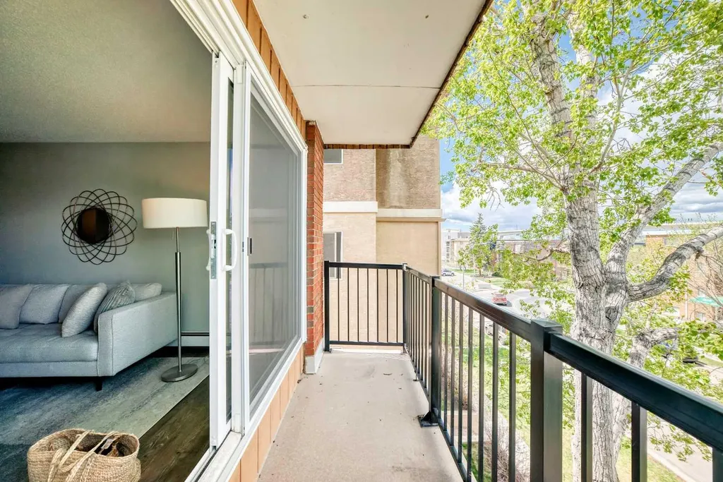 1829 11 Avenue SW Calgary AB T3C 0N7